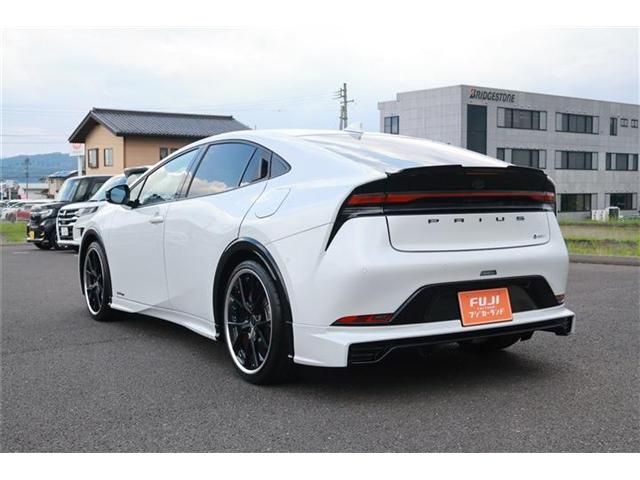 PRIUS 4WD