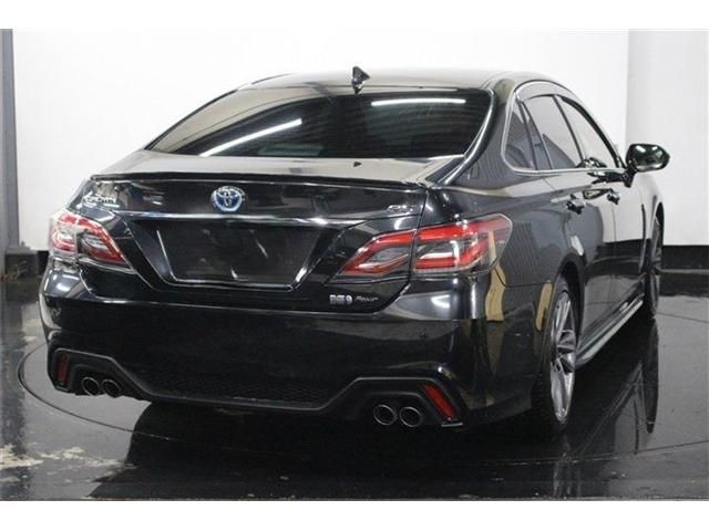 CROWN sedan hybrid 4WD