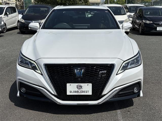 CROWN sedan hybrid