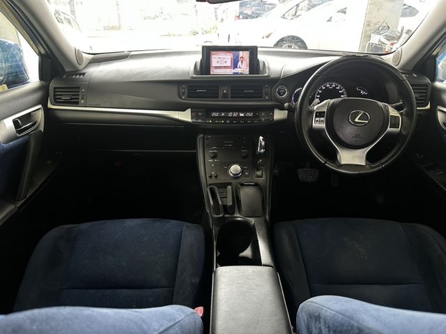 LEXUS CT200h