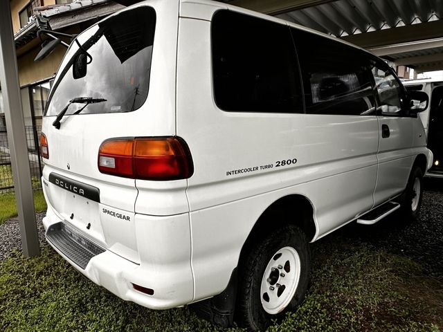 DELICA SPACE GEAR  4WD