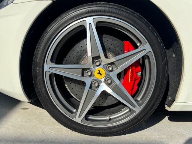 FERRARI California 30
