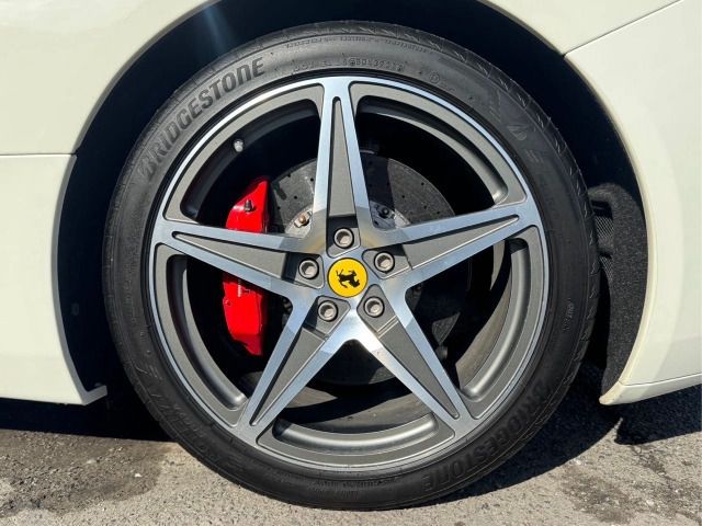 FERRARI California 30