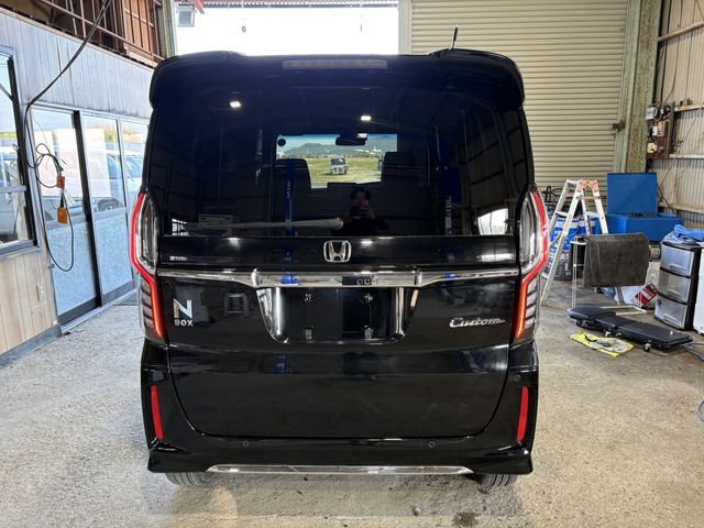 N BOX CUSTOM