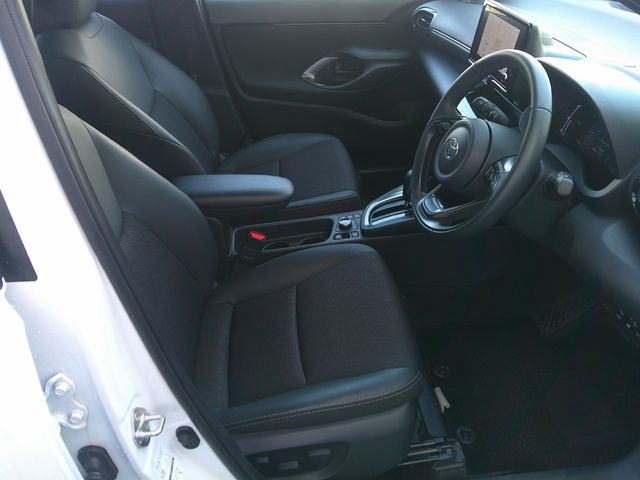 YARIS CROSS HYBRID