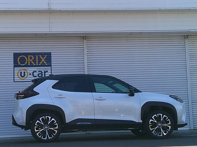 YARIS CROSS HYBRID