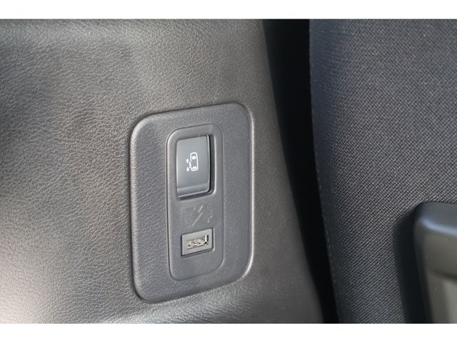 SERENA  S-HYBRID 4WD