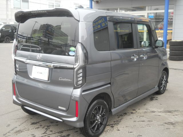 N BOX CUSTOM 4WD