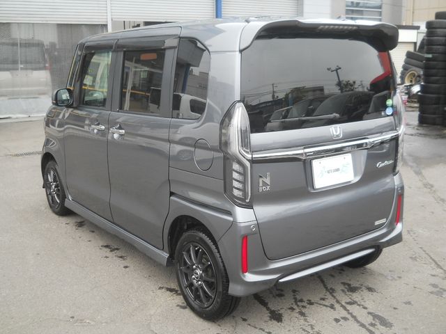 N BOX CUSTOM 4WD