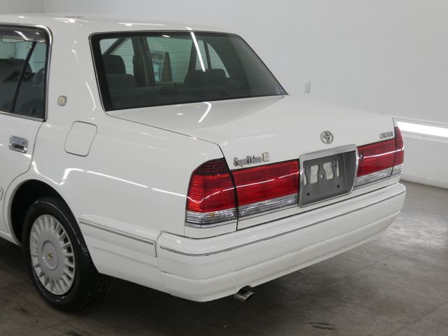 CROWN sedan