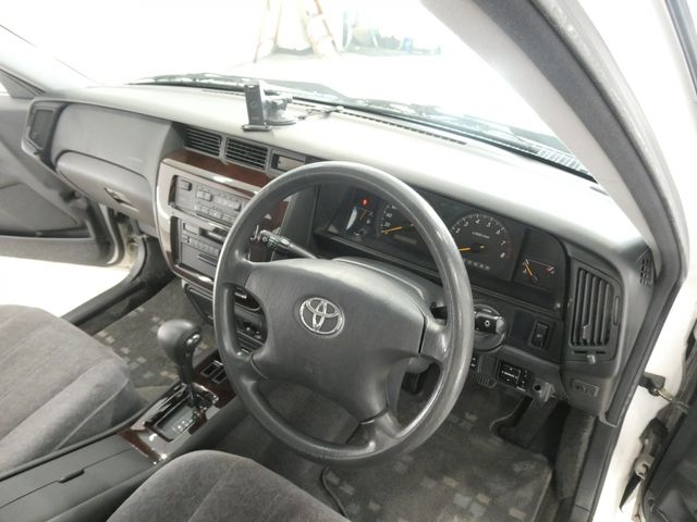 CROWN sedan