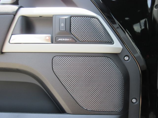 ROVER DEFENDER