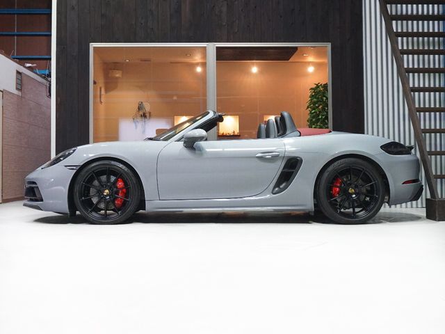 PORSCHE 718BOXSTER