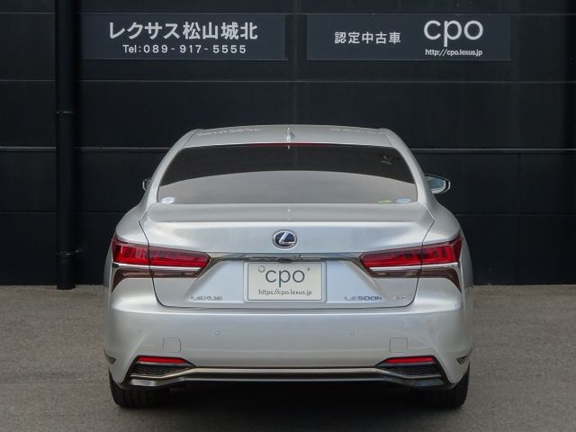 LEXUS LS500h 4WD