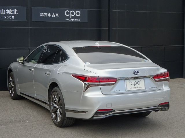 LEXUS LS500h 4WD