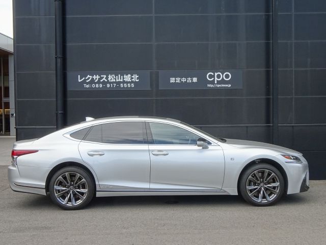 LEXUS LS500h 4WD