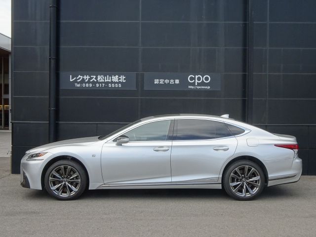 LEXUS LS500h 4WD