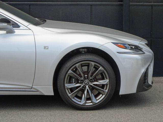 LEXUS LS500h 4WD