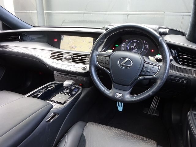 LEXUS LS500h 4WD