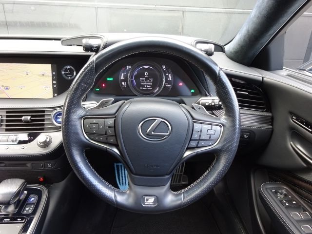 LEXUS LS500h 4WD