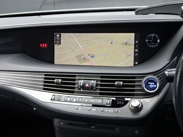 LEXUS LS500h 4WD