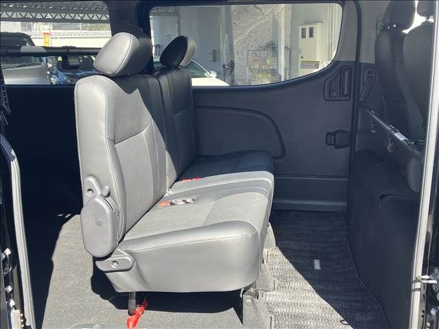 CARAVAN van 2WD