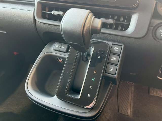SIENTA HYBRID