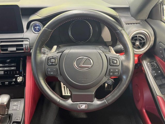 LEXUS IS300h