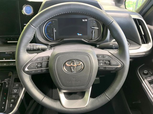 VOXY HYBRID