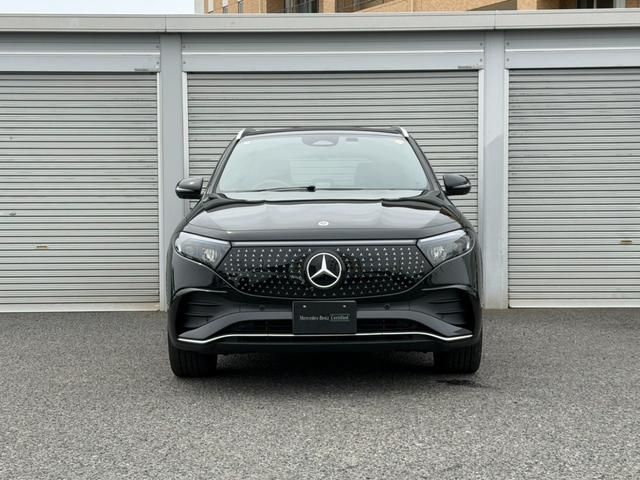 MERCEDES BENZ EQA
