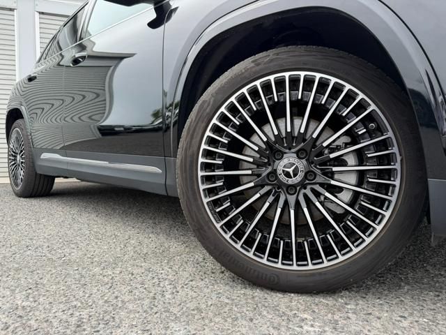 MERCEDES BENZ EQA