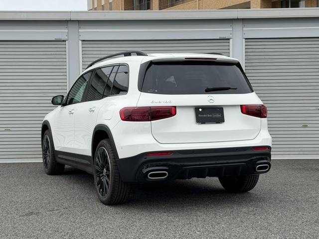 MERCEDES BENZ GLB