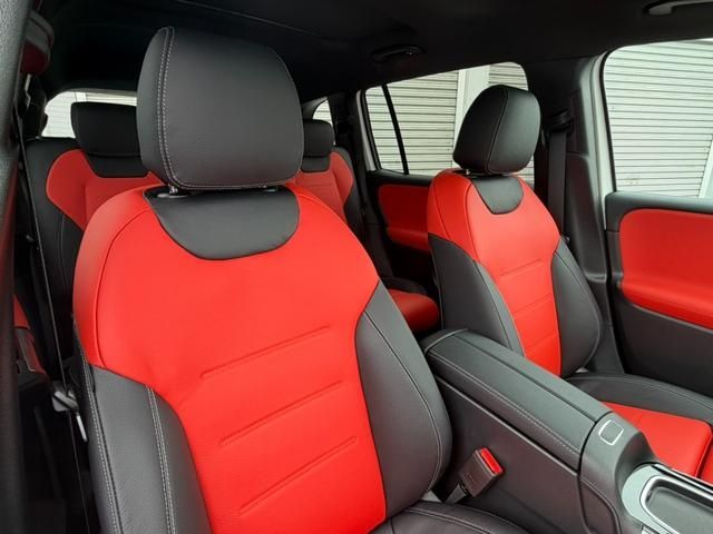 MERCEDES BENZ GLB