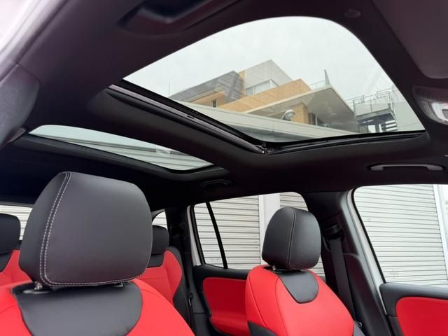 MERCEDES BENZ GLB