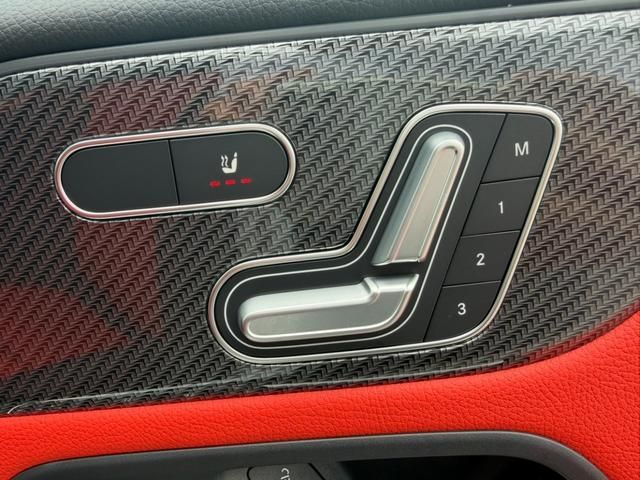 MERCEDES BENZ GLB