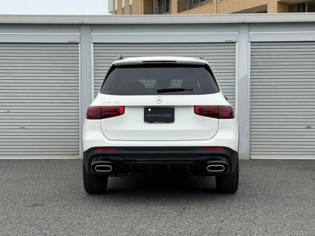 MERCEDES BENZ GLB