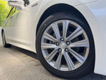 CROWN sedan hybrid