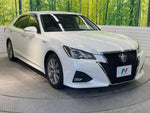 CROWN sedan hybrid