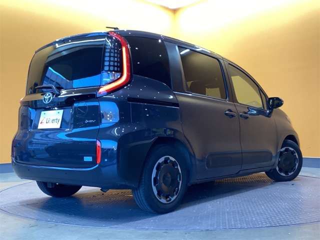 SIENTA HYBRID