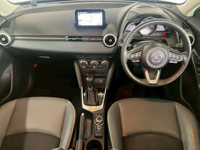 MAZDA2