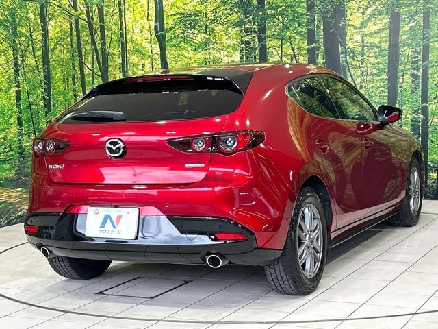 MAZDA3 FASTBACK