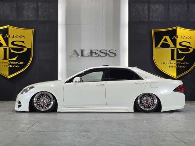 CROWN sedan
