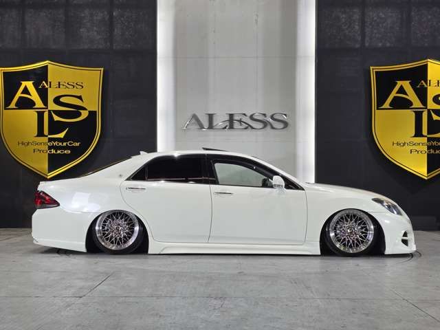 CROWN sedan