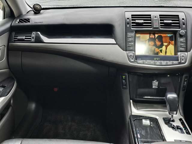 CROWN sedan