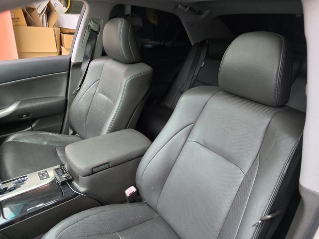 CROWN sedan