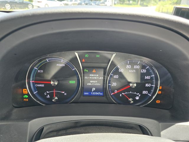 CROWN sedan hybrid
