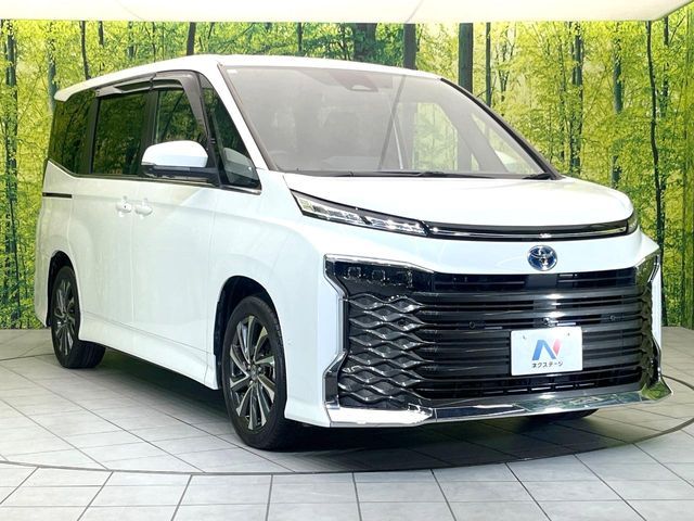 VOXY HYBRID