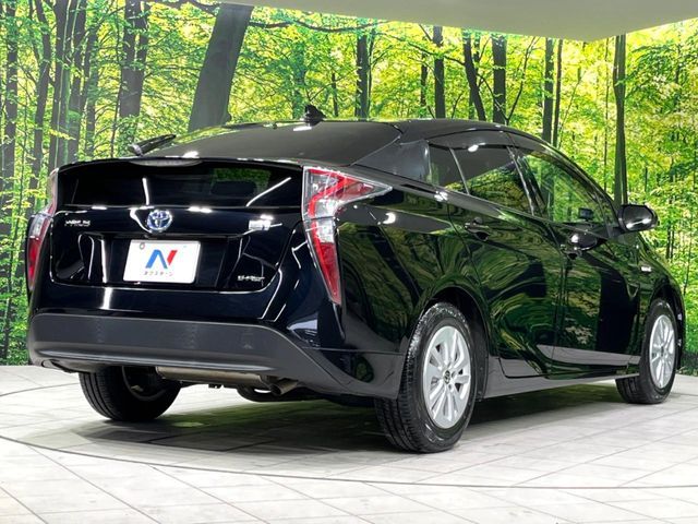 PRIUS 4WD