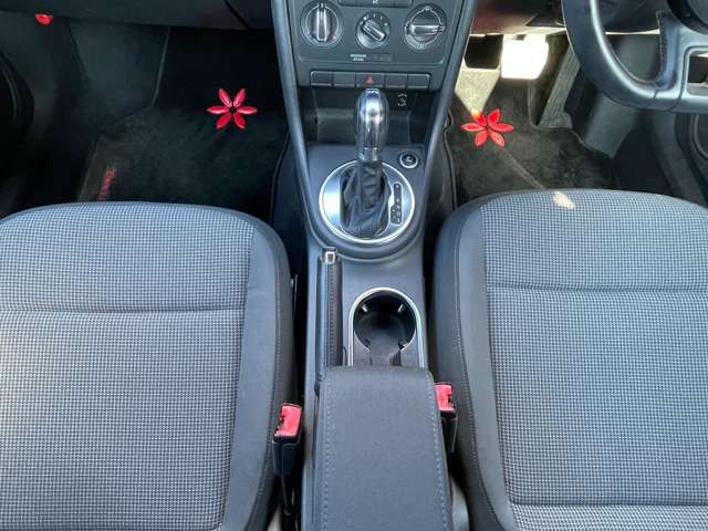 VOLKSWAGEN The BEETLE