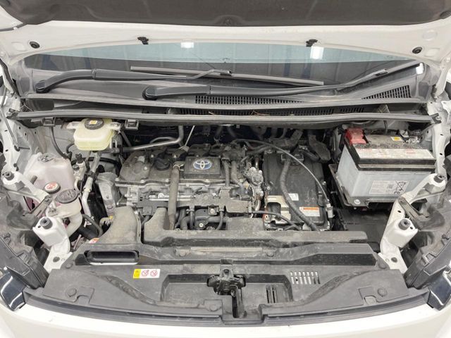 VOXY HYBRID 4WD